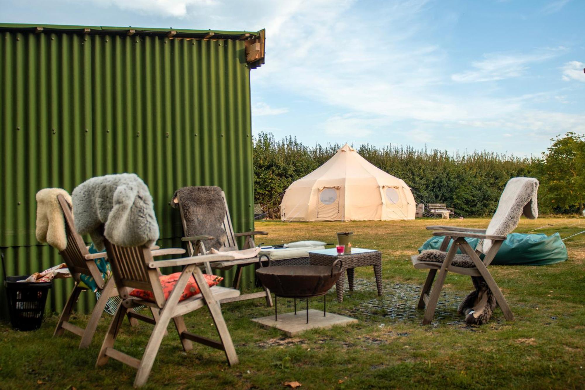 The Follies Glamping Hotel Maidstone Ngoại thất bức ảnh