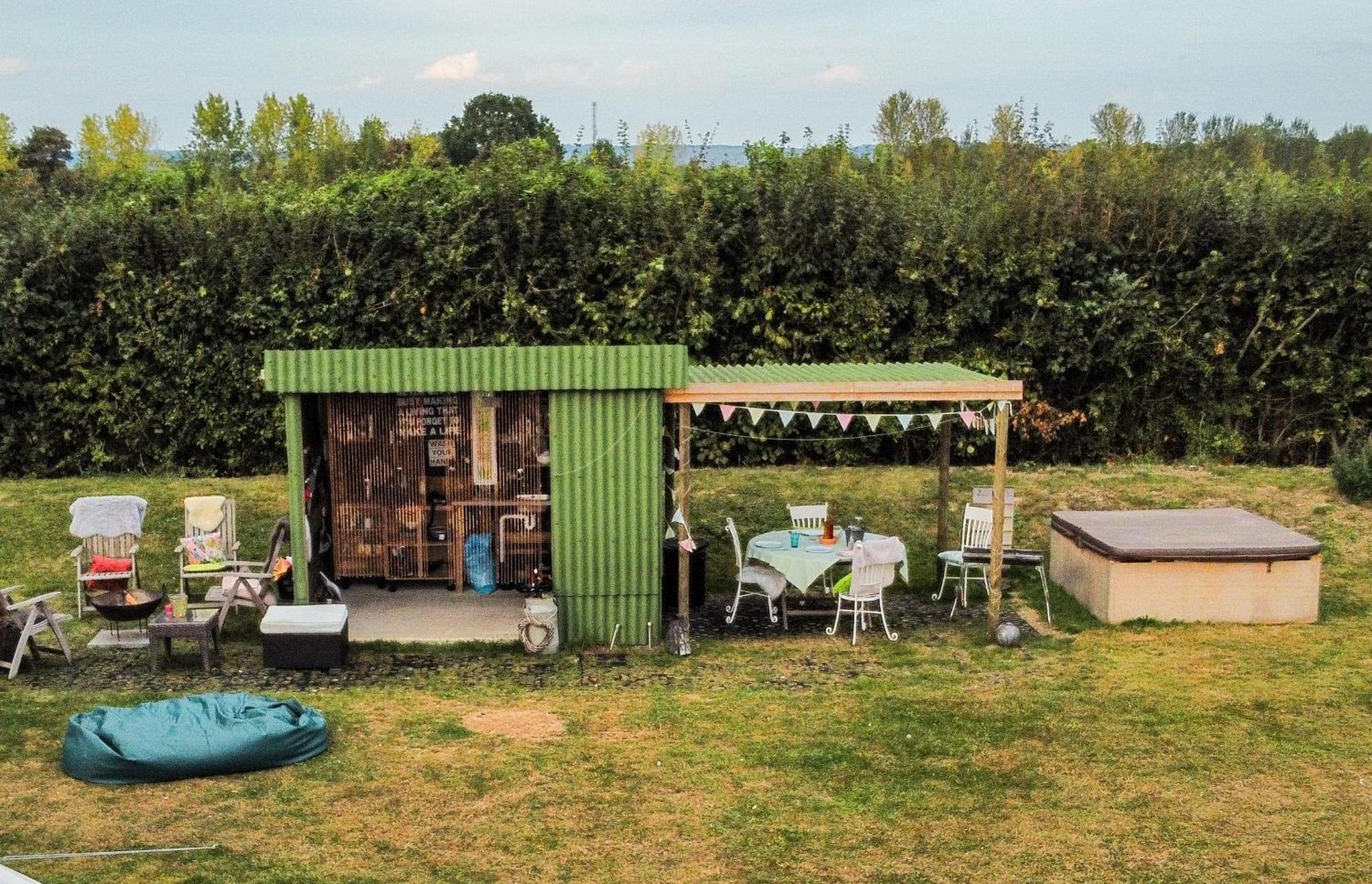 The Follies Glamping Hotel Maidstone Ngoại thất bức ảnh
