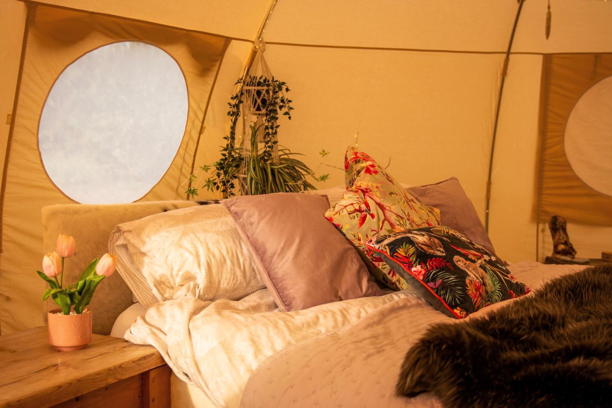 The Follies Glamping Hotel Maidstone Ngoại thất bức ảnh