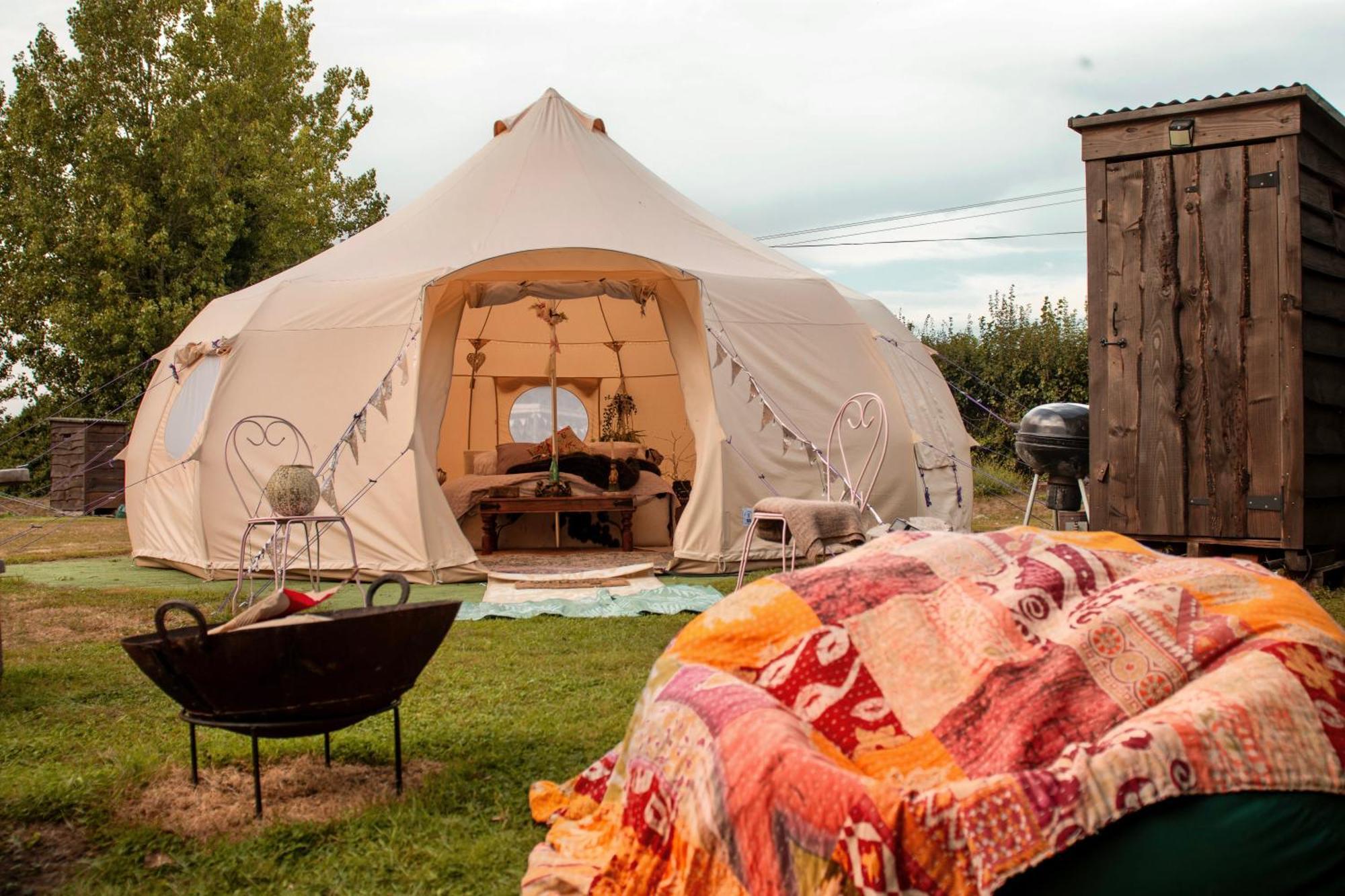The Follies Glamping Hotel Maidstone Ngoại thất bức ảnh