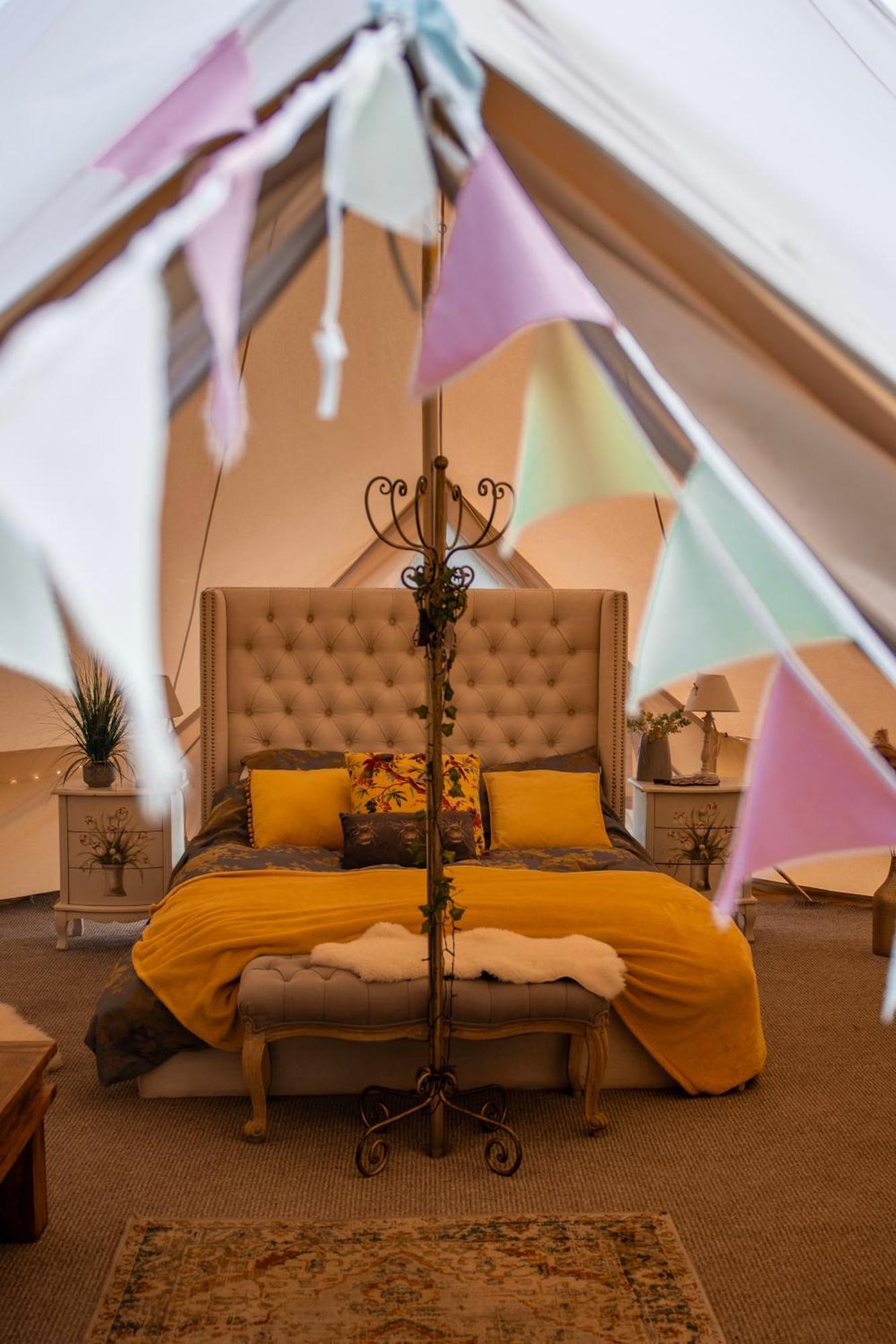 The Follies Glamping Hotel Maidstone Ngoại thất bức ảnh